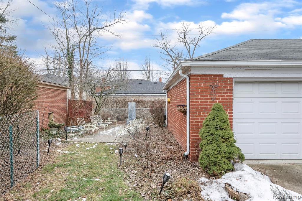857 HARCOURT Road, Grosse Pointe Park, MI 48230 — Photo 4