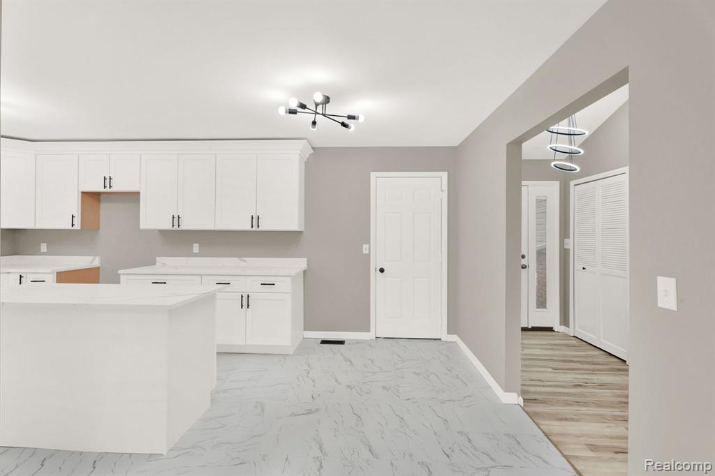 7820 Rampart Trail, Waterford, MI 48327 — Photo 41