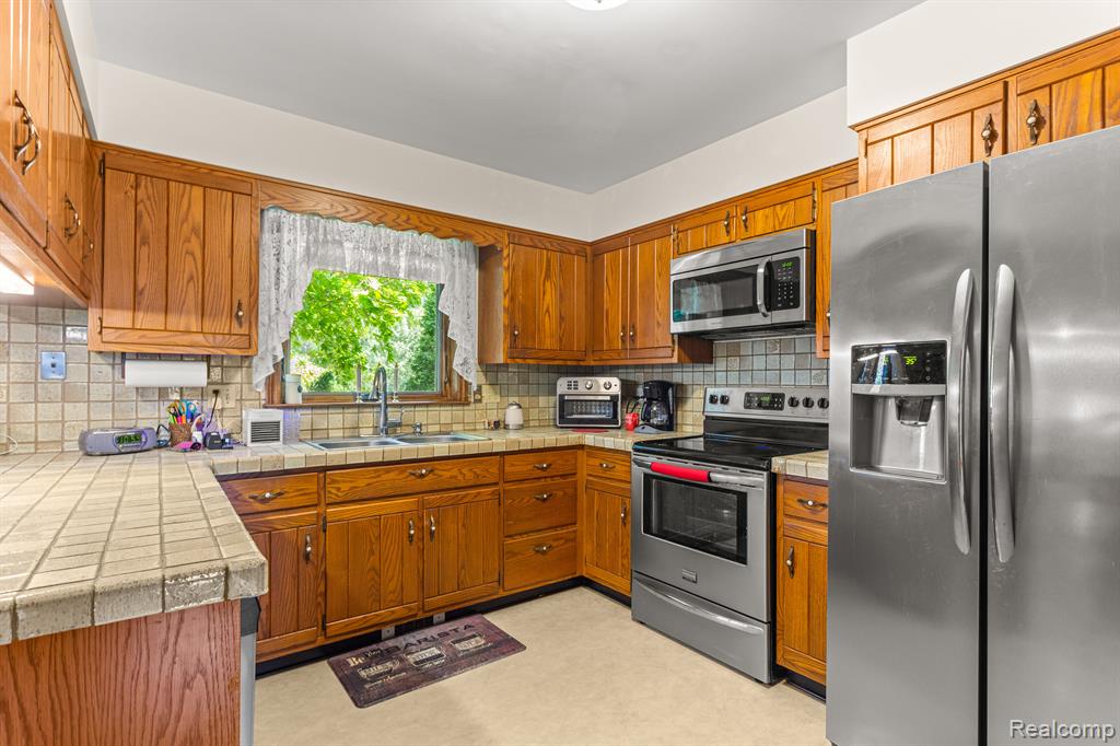 12735 BURMEISTER Road, Manchester, MI 48158 — Photo 11