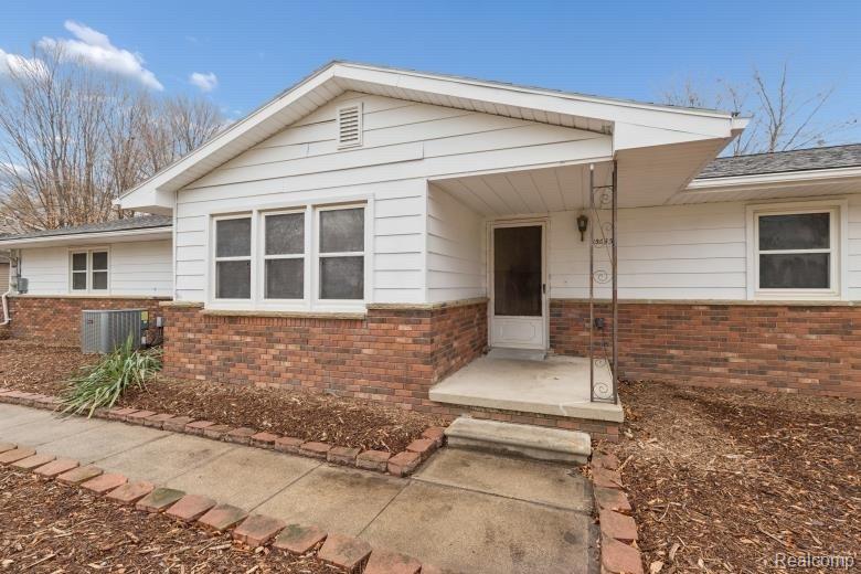 15635 Martinsville Road, Belleville, MI 48111 — Photo 2