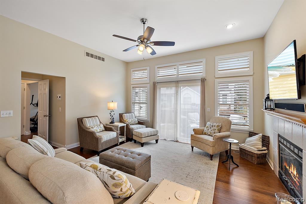 626 WOODSIDE Drive, 62, Milford, MI 48381 — Photo 10