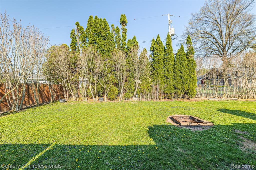 38106 Rockhill Street, Clinton Twp, MI 48036 — Photo 35
