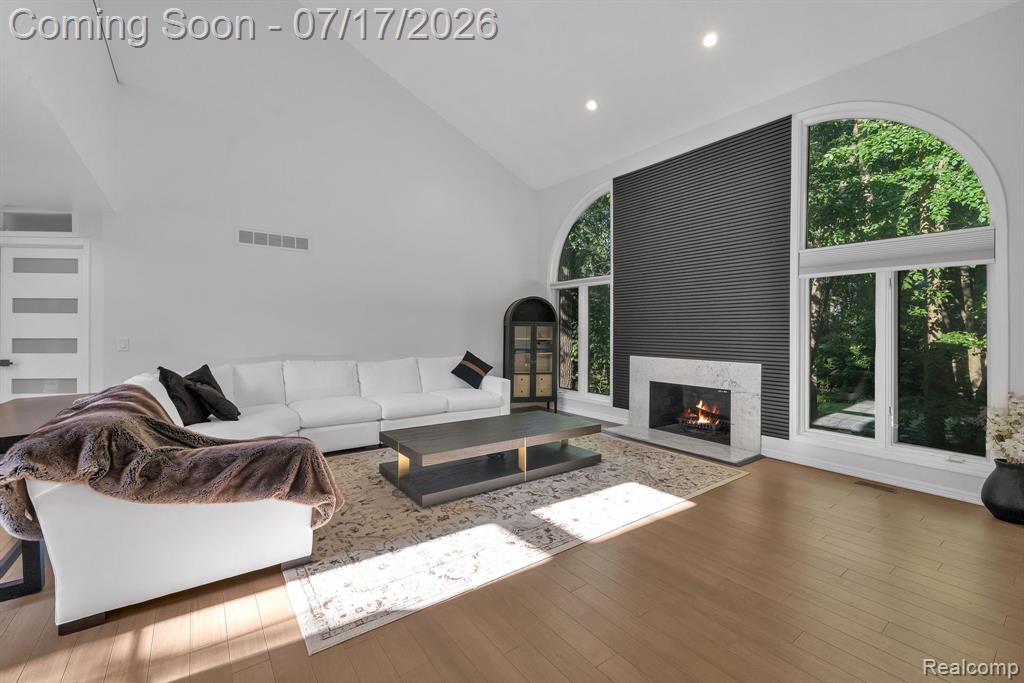 6081 Beachwood Drive, West Bloomfield, MI 48324 — Photo 13