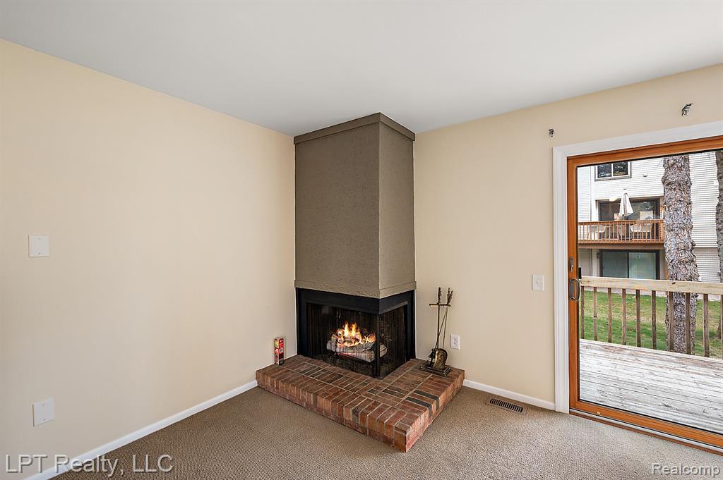 418 WILLOW GROVE Lane, Rochester Hills, MI 48307 — Photo 10