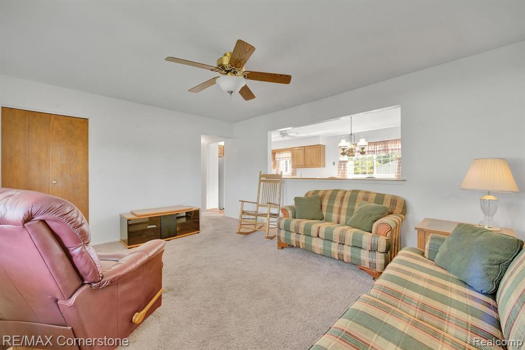 697 WORCHESTER Street, Westland, MI 48186 — Photo 4