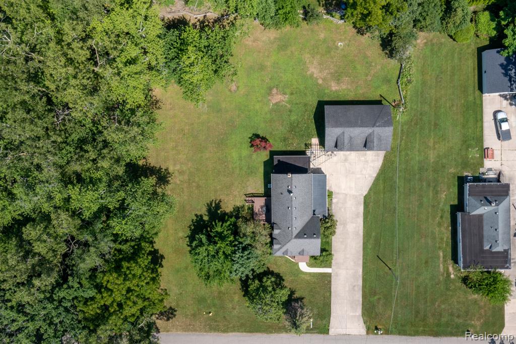 7950 ISLAND Boulevard, Grosse Ile, MI 48138 — Photo 49