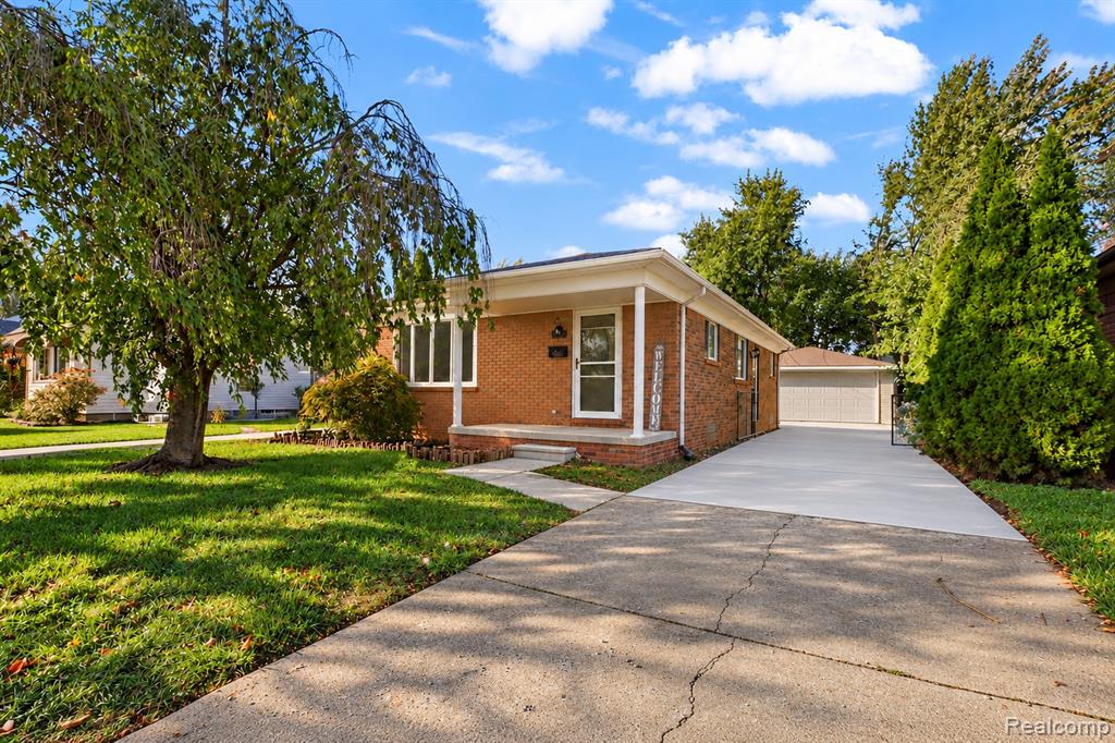1420 Stewart Avenue, Lincoln Park, MI 48146