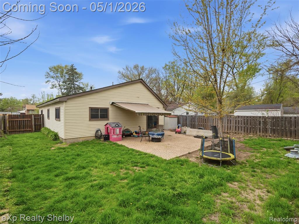 21660 Roosevelt Avenue, Farmington, MI 48336 — Photo 23