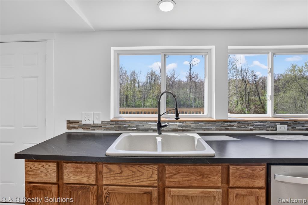 2468 Johnson Mill Road, North Branch, MI 48461 — Photo 12