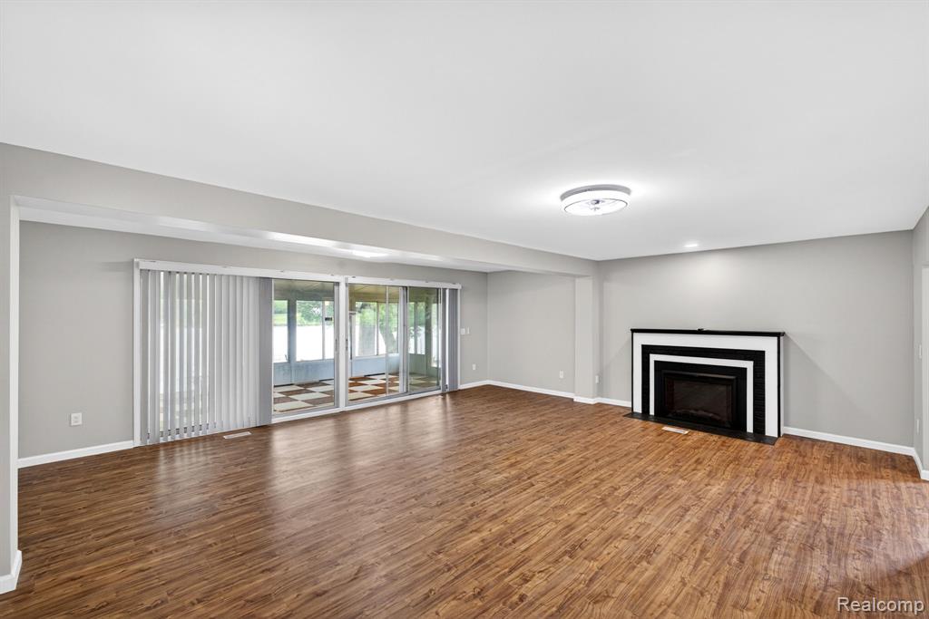 4047 Mitchell Drive, Flint, MI 48506 — Photo 4
