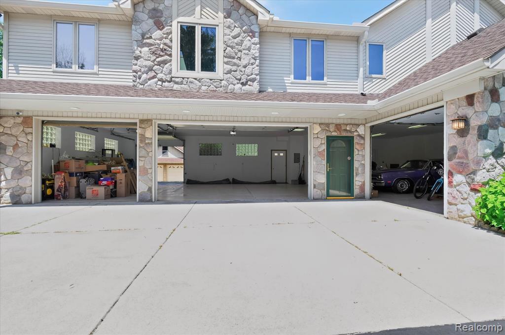 2325 7 Mile Road, South Lyon, MI 48178 — Photo 88