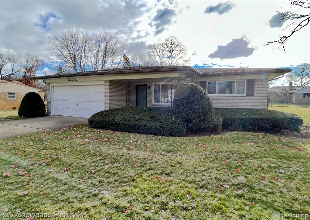 8141 Rene Court, White Lake, MI — front exterior