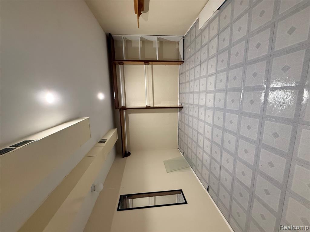 5561 Mansfield Avenue, Sterling Heights, MI 48310 — Photo 19