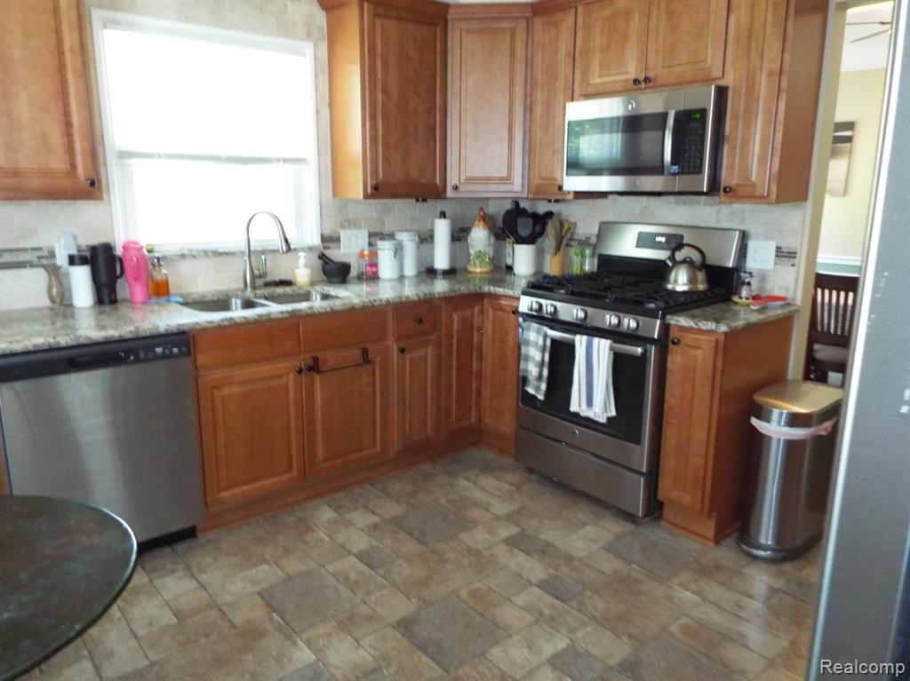 9996 Manor Avenue, Allen Park, MI 48101 — Photo 7