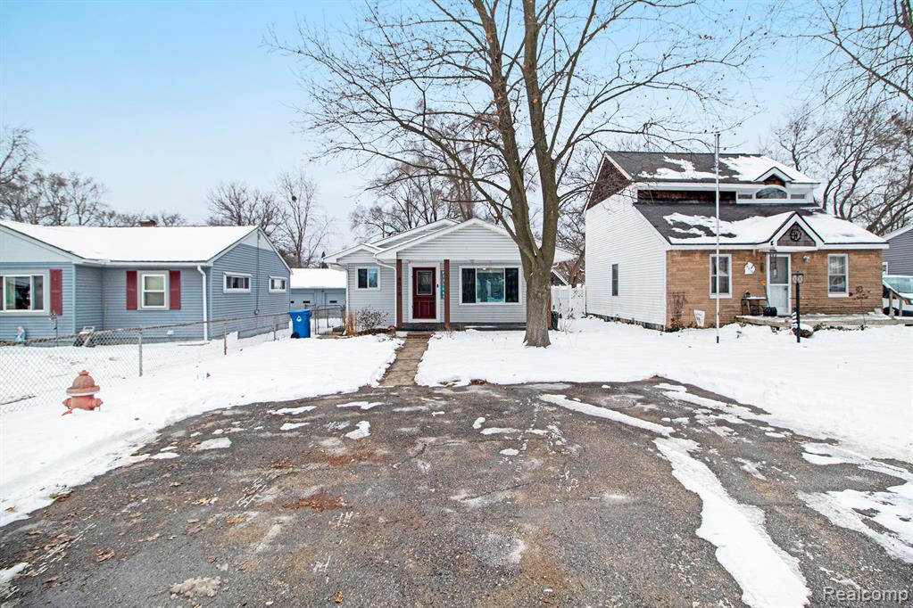 4018 Quillen Avenue, Waterford, MI 48329 — Photo 2