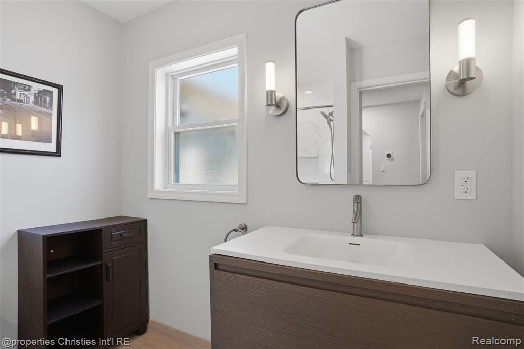 4602 Groveland Avenue, Royal Oak, MI 48073 — Photo 22