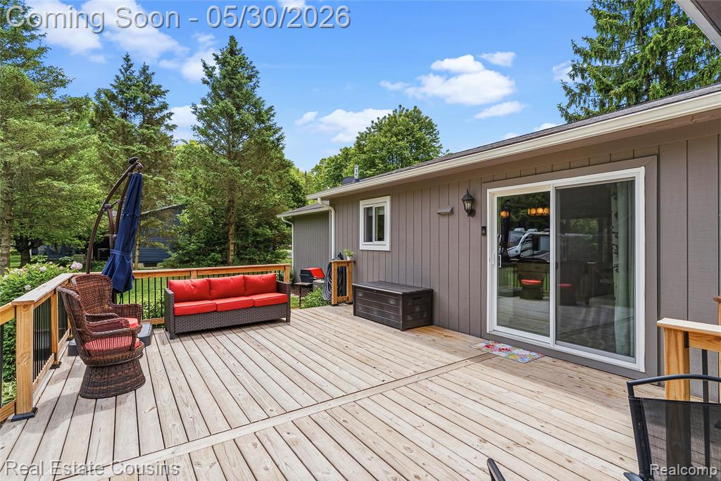 13435 Lakebrook Drive, Fenton, MI 48430 — Photo 29