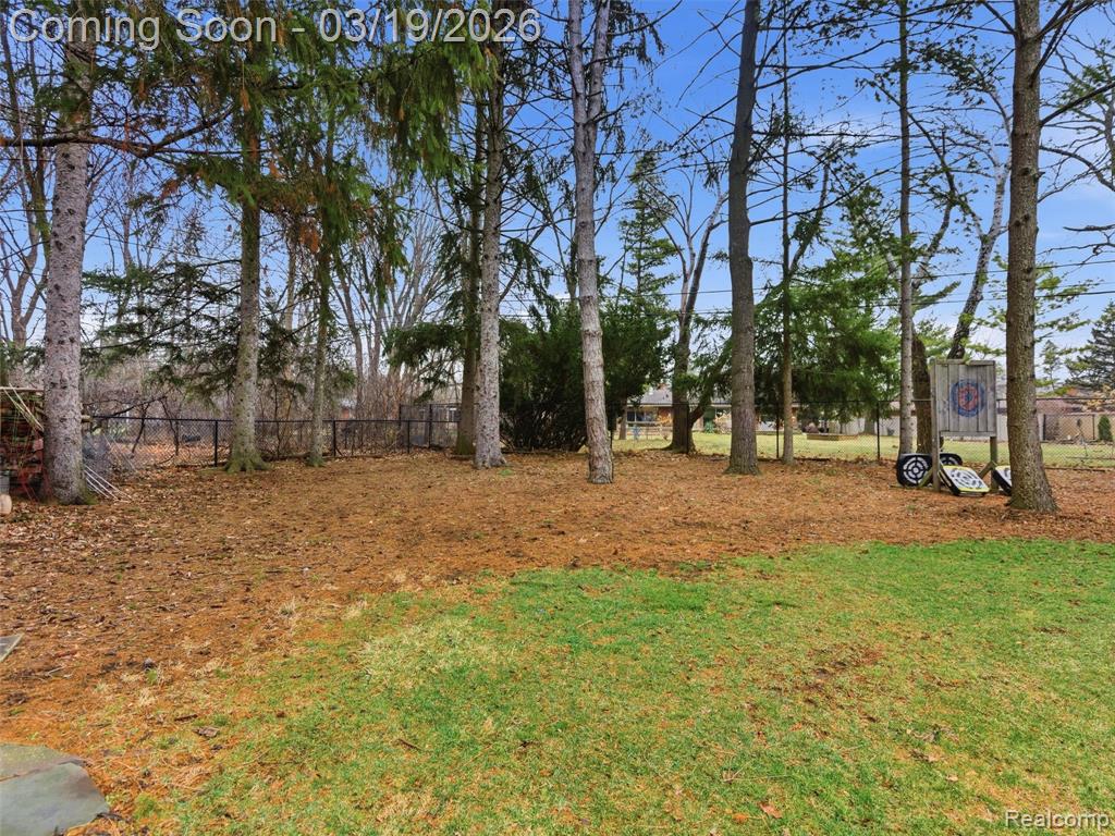 27320 Sunset Boulevard E, Lathrup Village, MI 48076 — Photo 54