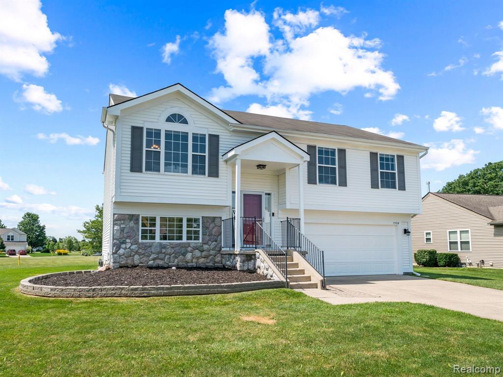 7538 Lochmoor Drive, Ypsilanti, MI 48197 — Photo 2