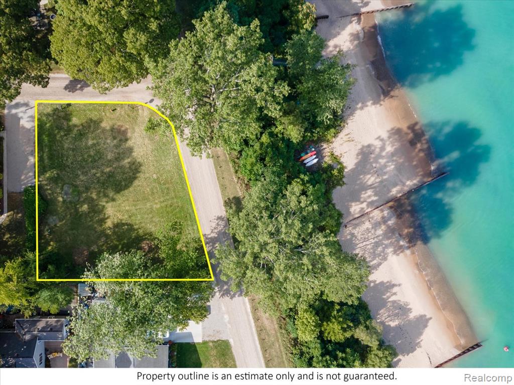 7102 Lakeview Drive, Lexington, MI 48450 — Photo 2
