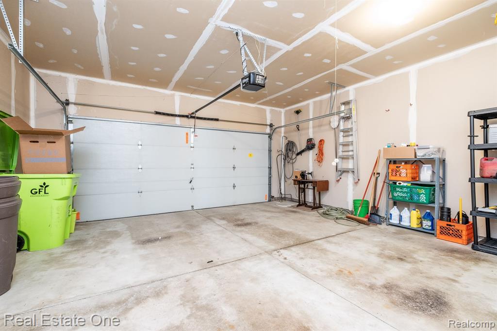 8113 SUTTON Court, White Lake, MI — Photo 34