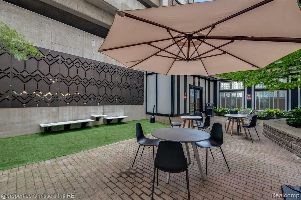 15 E KIRBY Street, 710, Detroit, MI 48202 — Photo 29