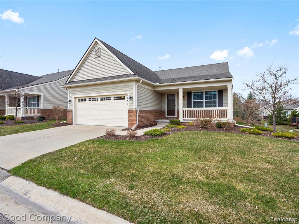 1051 PADDOCK Lane, South Lyon, MI 48178 — Photo 4