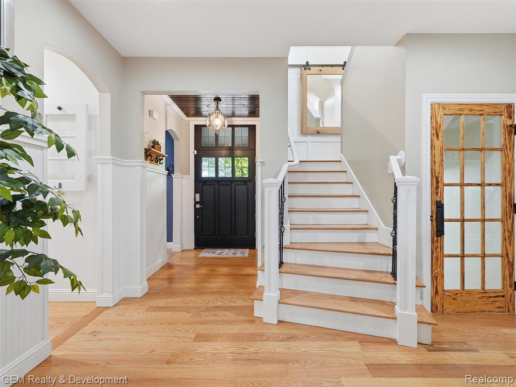 45625 W 9 Mile Road, Novi, MI — Photo 4
