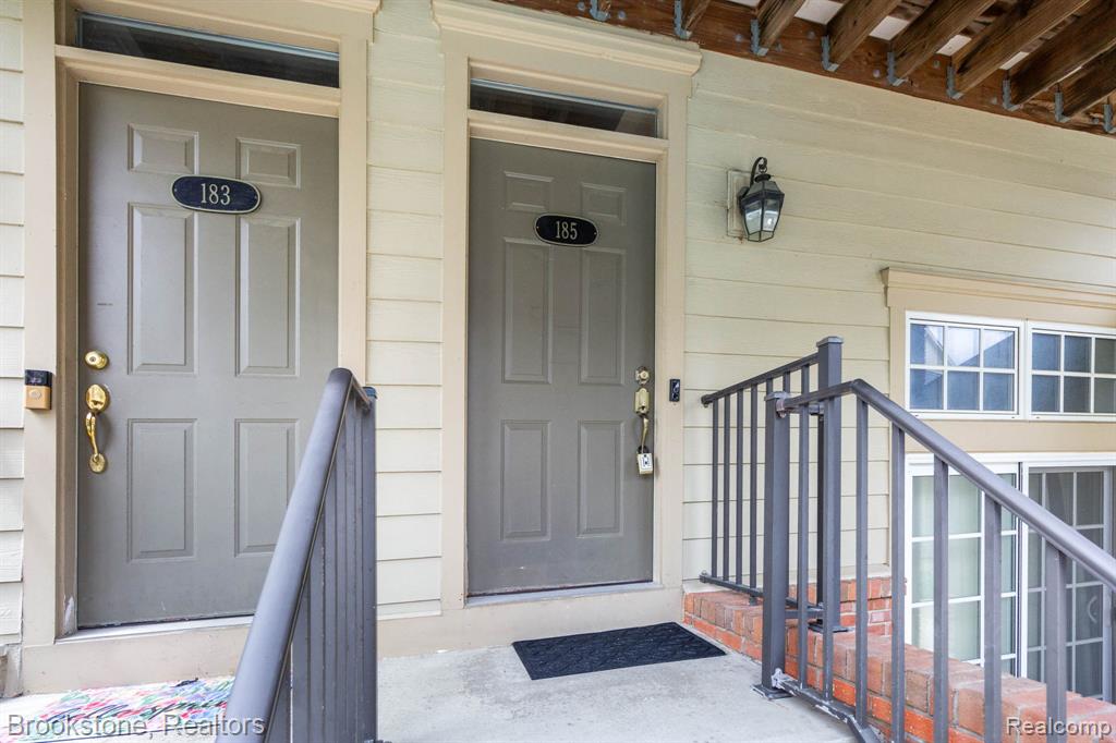 185 Amys Walk, Auburn Hills, MI 48326 — Photo 2