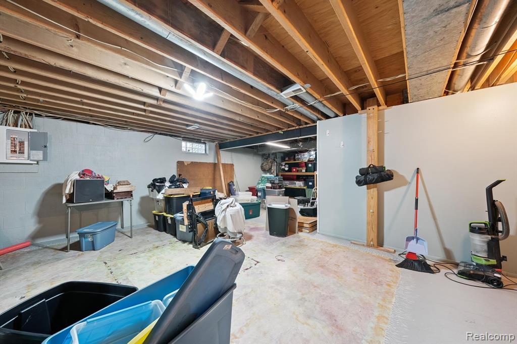 6358 Windham Place, Grand Blanc, MI 48439 — Photo 35