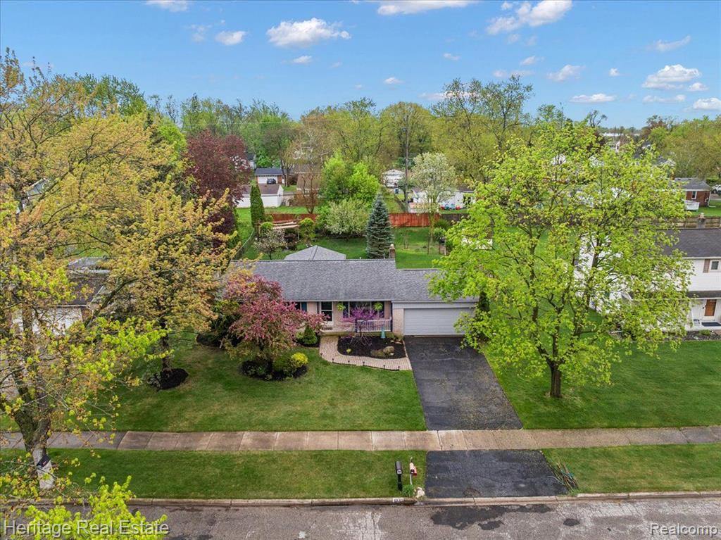 4887 CRESTBROOK Drive, Waterford, MI 48328 — Photo 39