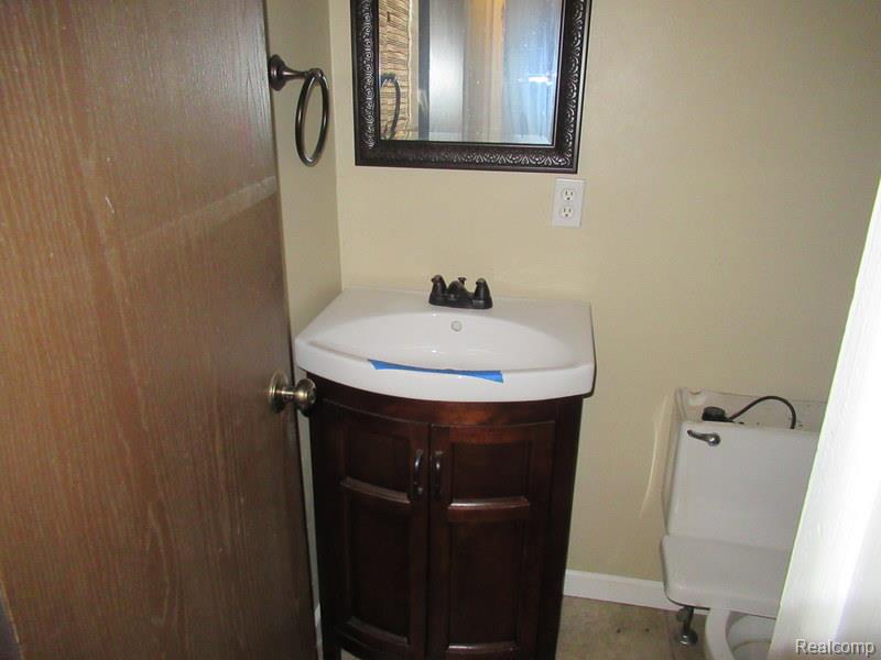 43120 Chaucer Drive, Sterling Heights, MI 48313 — Photo 13