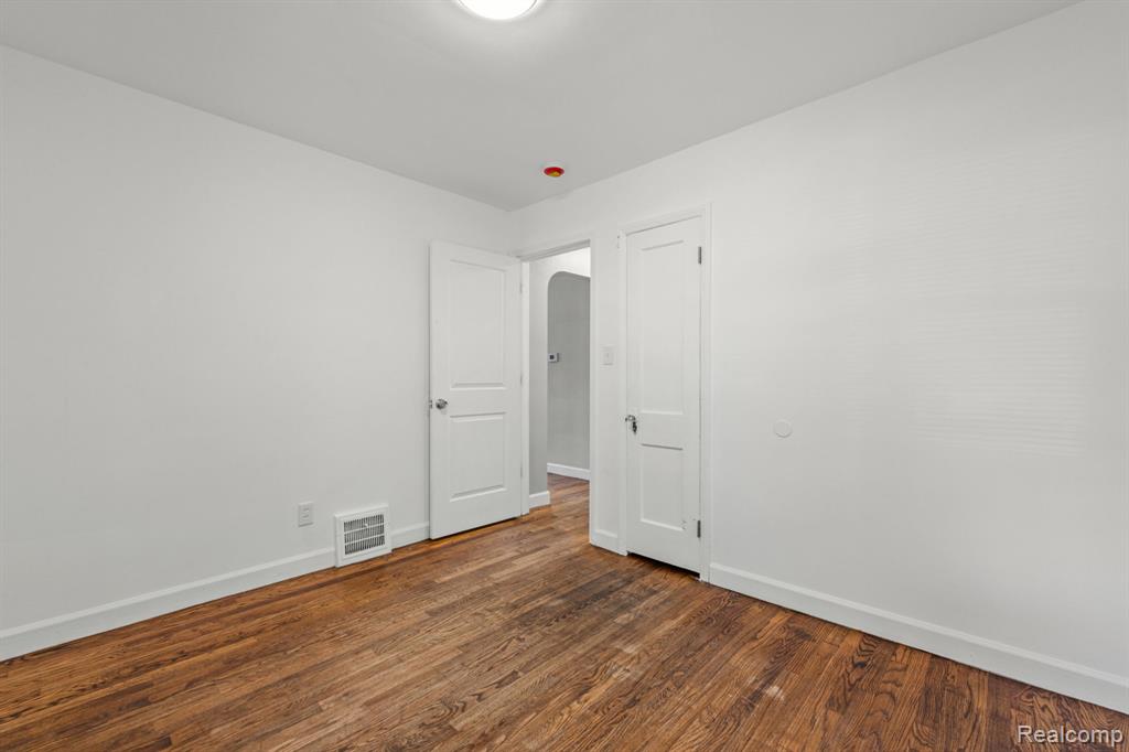 6556 Pelham Road, Taylor, MI 48180 — Photo 13