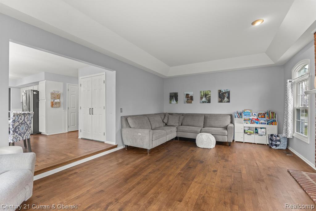 42745 LEDGEVIEW Drive, Novi, MI 48377 — Photo 21