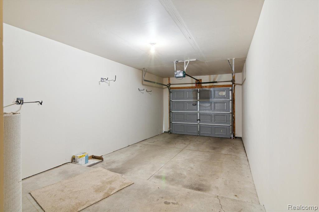 16871 DOVER Drive, Northville, MI 48168 — Photo 24