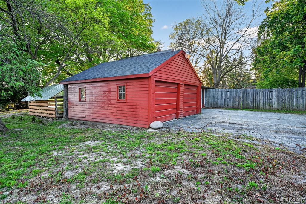864 Hogsback Road, Mason, MI 48854 — Photo 16