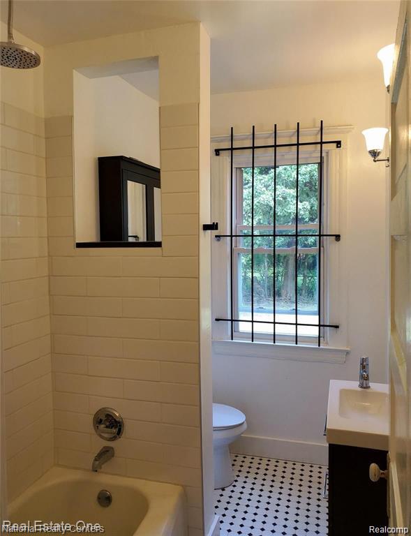742 Clairmount Street, Detroit, MI 48202 — Photo 14