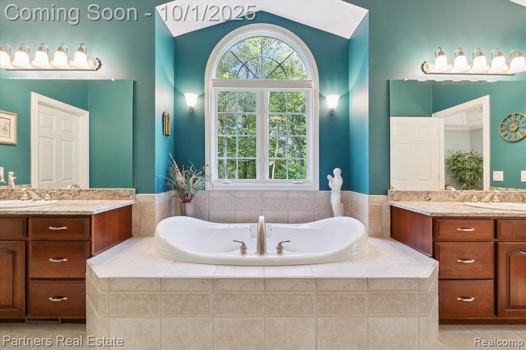 8044 Alta Vista Drive, Pinckney, MI 48169 — Photo 33