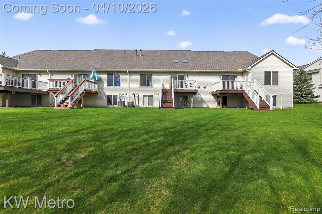 4662 Summer Ridge Drive, Howell, MI 48843 — Photo 32