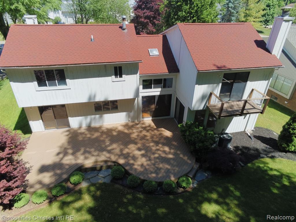 5896 NANEVA Court, West Bloomfield, MI — Photo 44