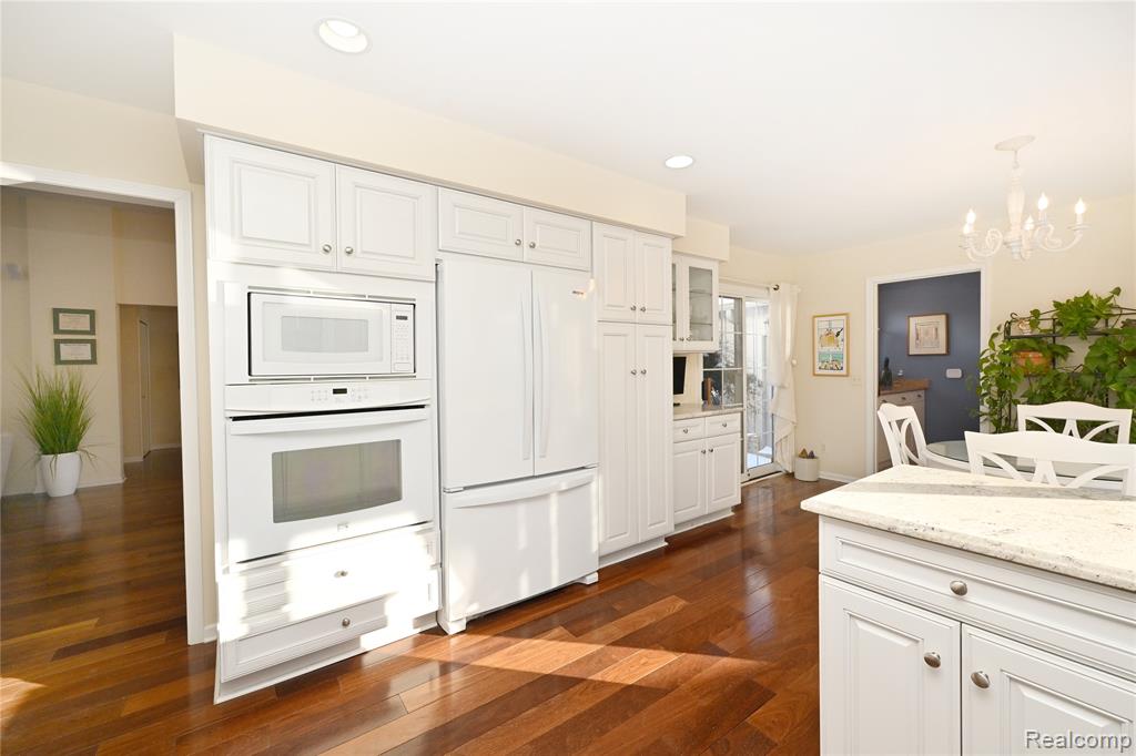 32095 SPRUCE Lane, 50, Beverly Hills, MI 48025 — Photo 13