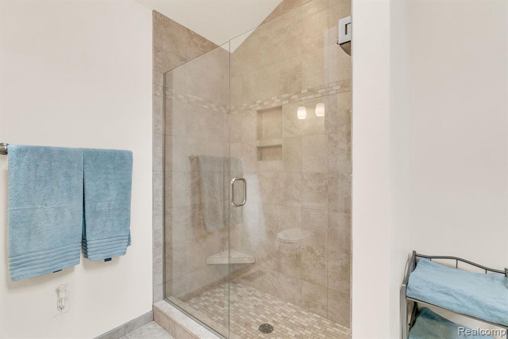 836 BOUTELL Drive, Grand Blanc, MI 48439 — Photo 37