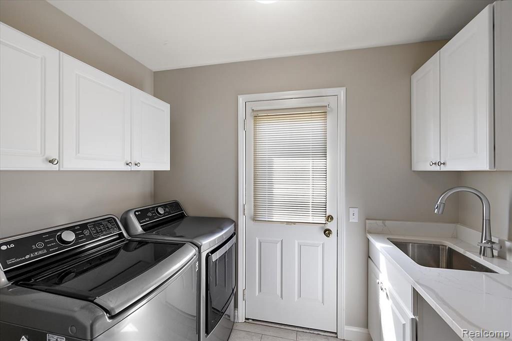 6591 Tree Knoll Drive, Troy, MI 48098 — Photo 22