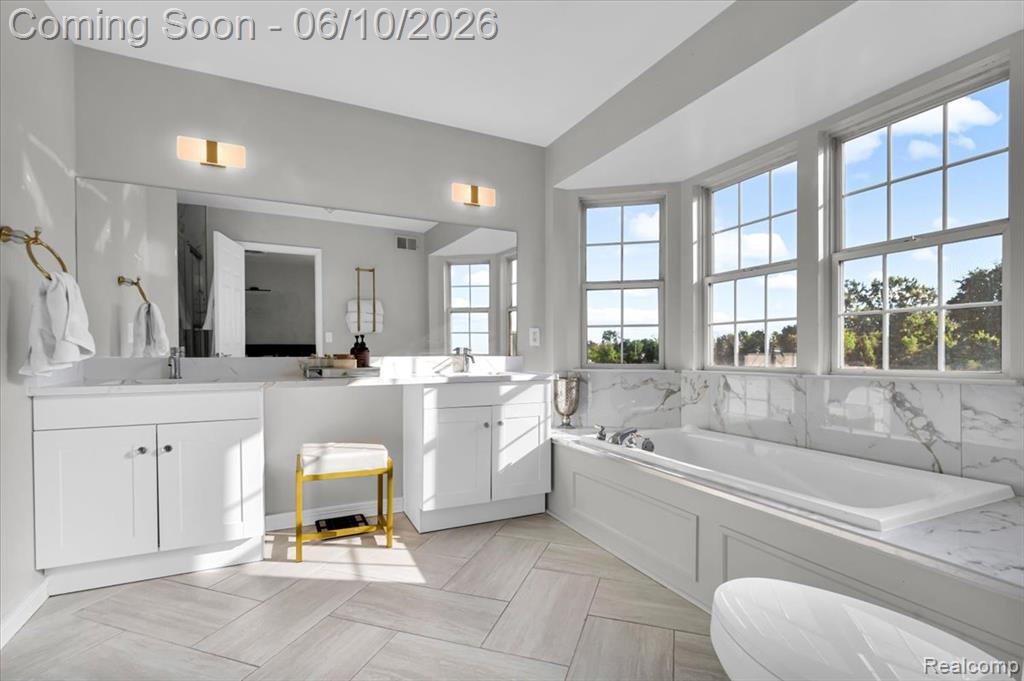 4363 Hunters Circle E, Canton, MI 48188 — Photo 17