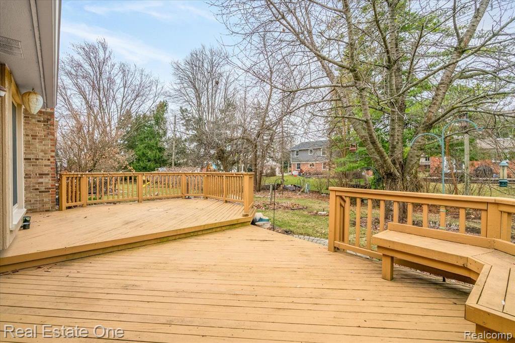 16161 WEATHERFIELD Drive, Northville, MI 48168 — Photo 12
