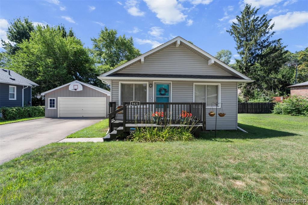 8431 Roseland Court, Oak Park, MI 48237 — front exterior
