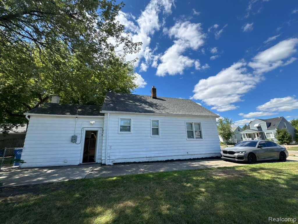 8734 Chalmers Avenue, Warren, MI 48089 — Photo 4
