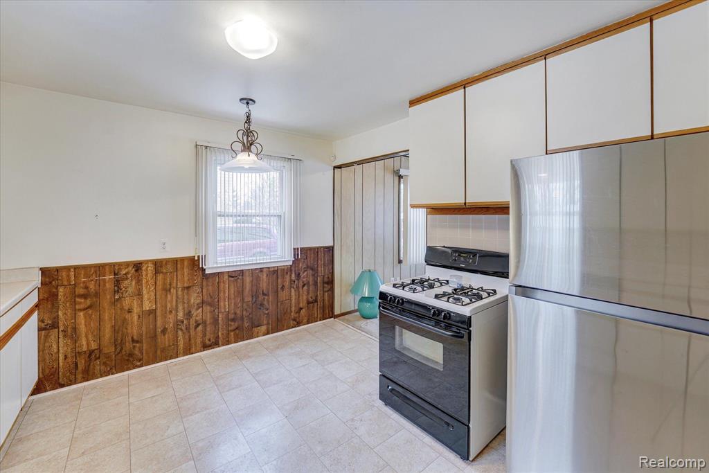 46630 HULING Street, Utica, MI 48317 — Photo 16