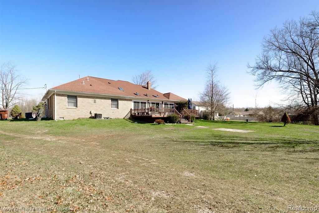 46901 EXECUTIVE Drive, Belleville, MI 48111 — Photo 35