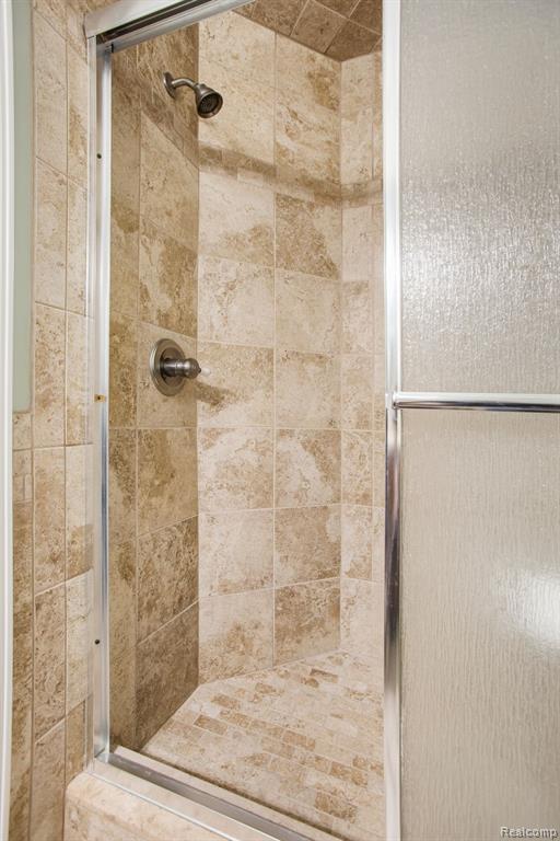 722 S Milford Road, Milford, MI 48381 — Photo 16